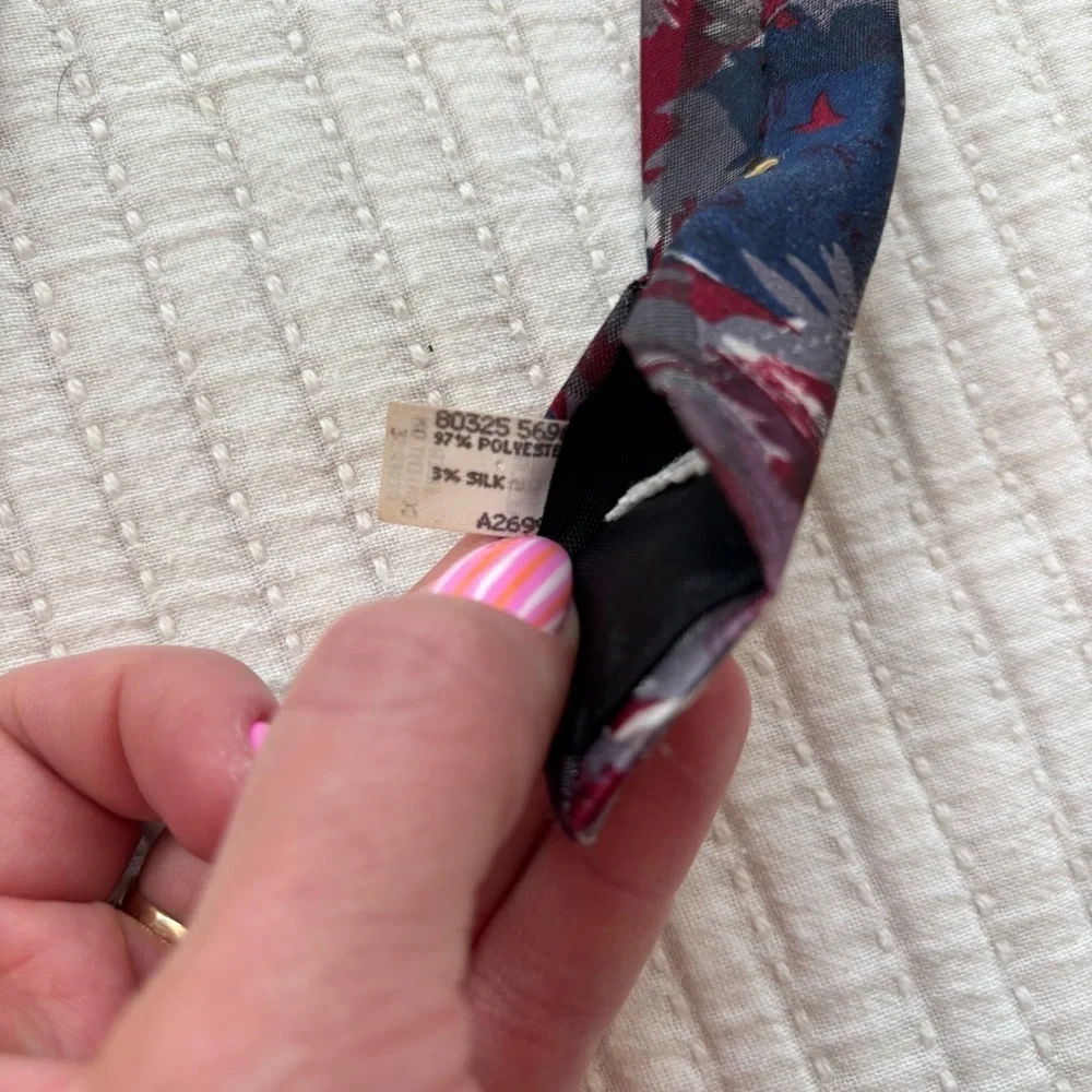 Oscar De La Renta Studio Mens Vintage Floral Neck Tie Made in USA Red Blue White